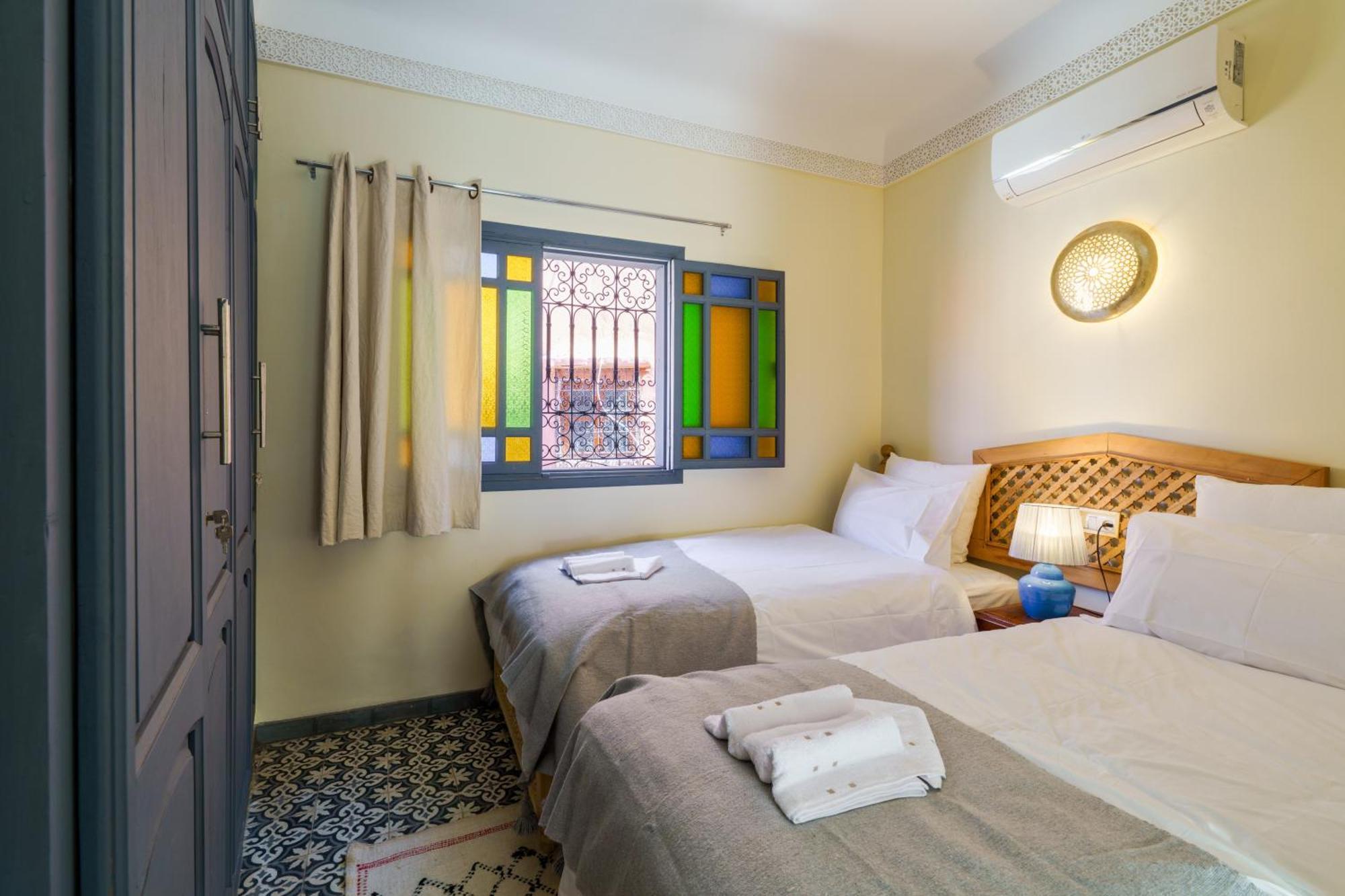 Riad 4 Chambres - Piscine & Petit Dejeuner Gratuit - Wifi Fibre Optique Marrakesh Extérieur photo