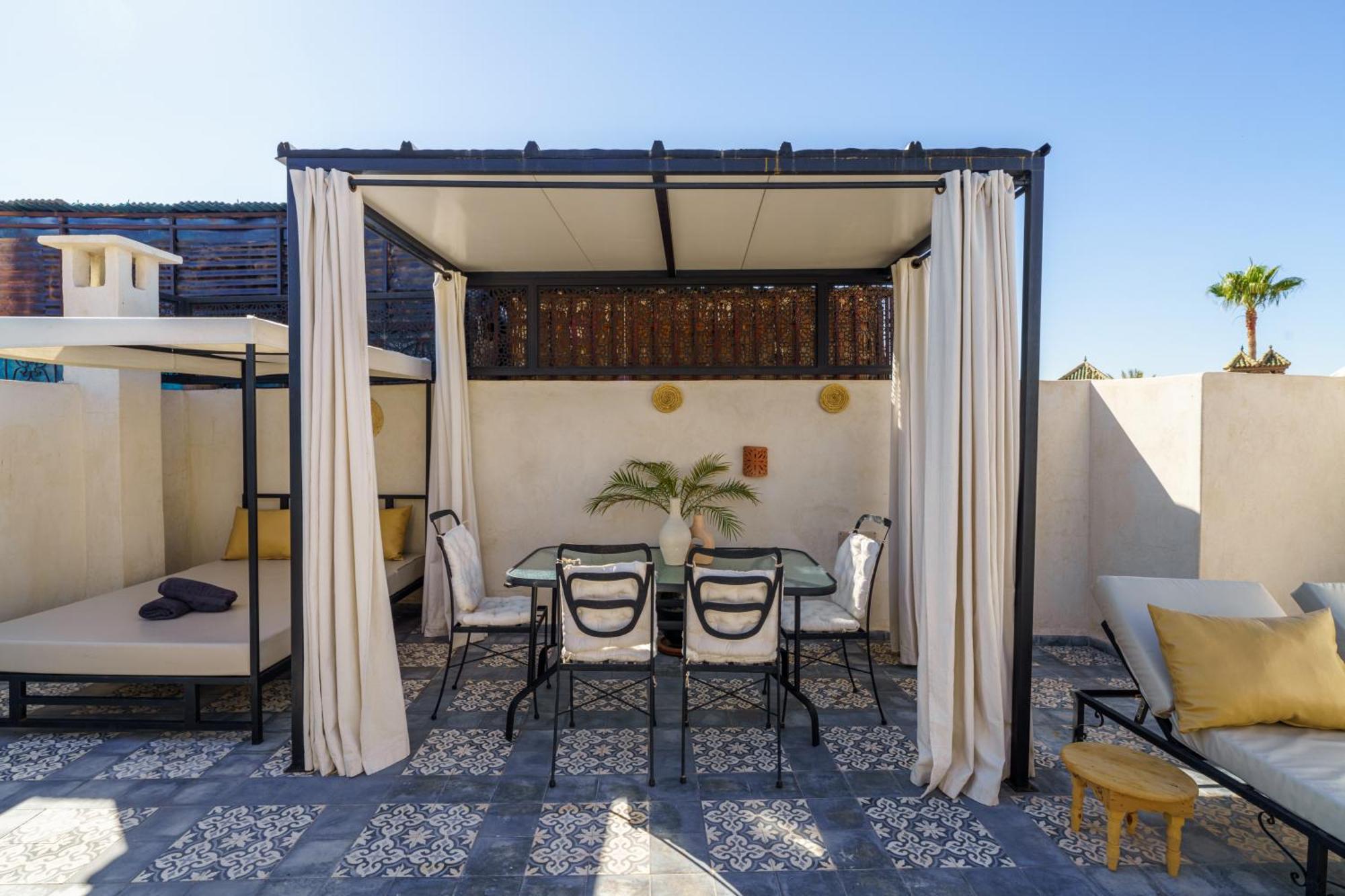 Riad 4 Chambres - Piscine & Petit Dejeuner Gratuit - Wifi Fibre Optique Marrakesh Extérieur photo