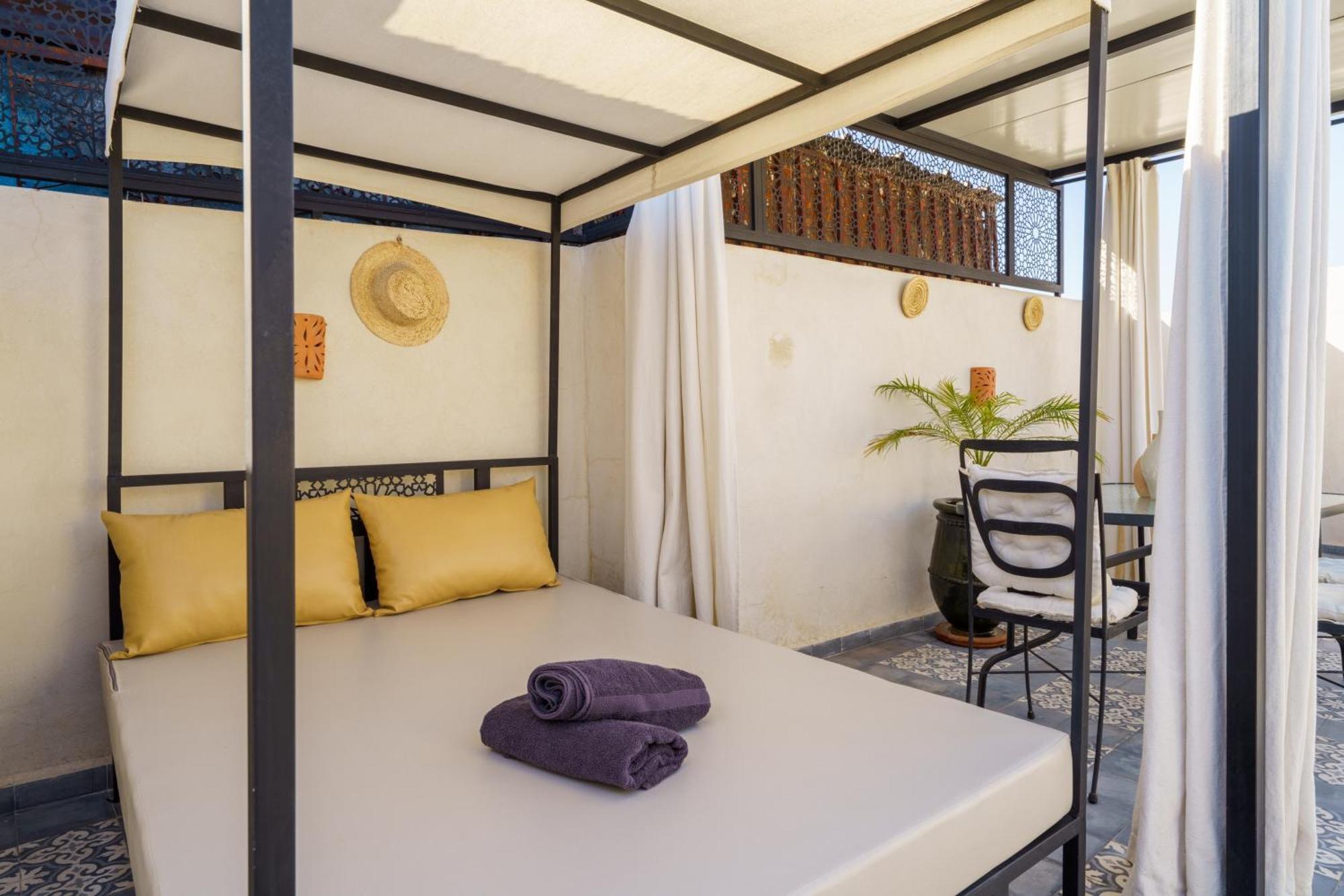 Riad 4 Chambres - Piscine & Petit Dejeuner Gratuit - Wifi Fibre Optique Marrakesh Extérieur photo