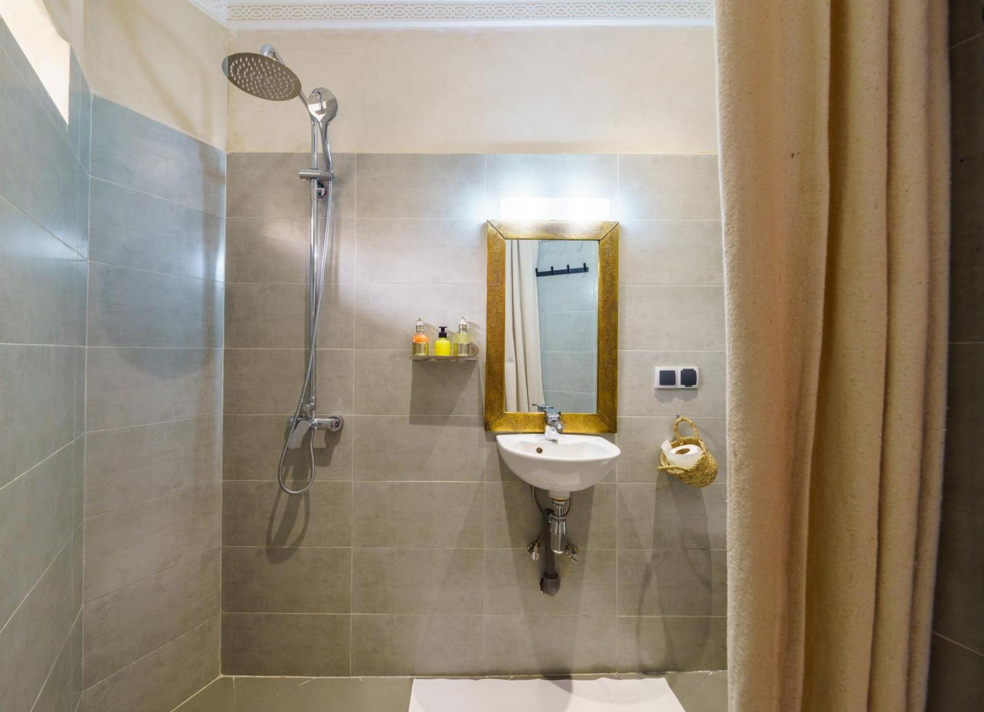 Riad 4 Chambres - Piscine & Petit Dejeuner Gratuit - Wifi Fibre Optique Marrakesh Extérieur photo